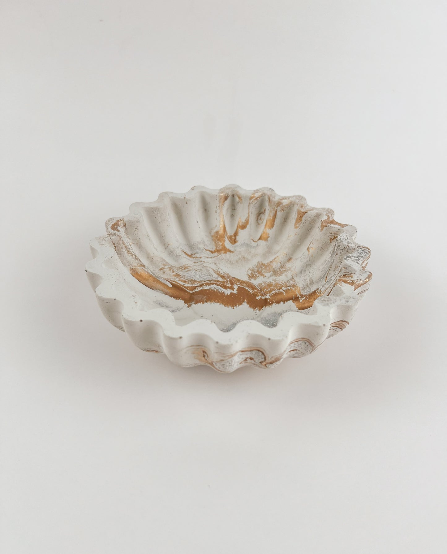 home-decor-decorative-bowl-scalloped-bowl