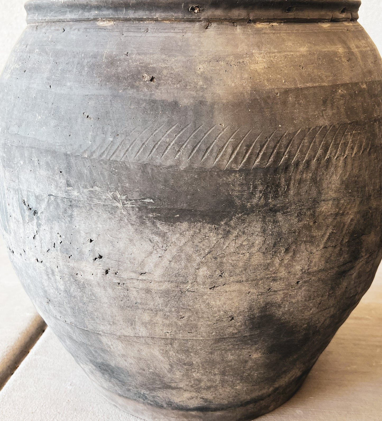 large-black-cunmin-planter-pot