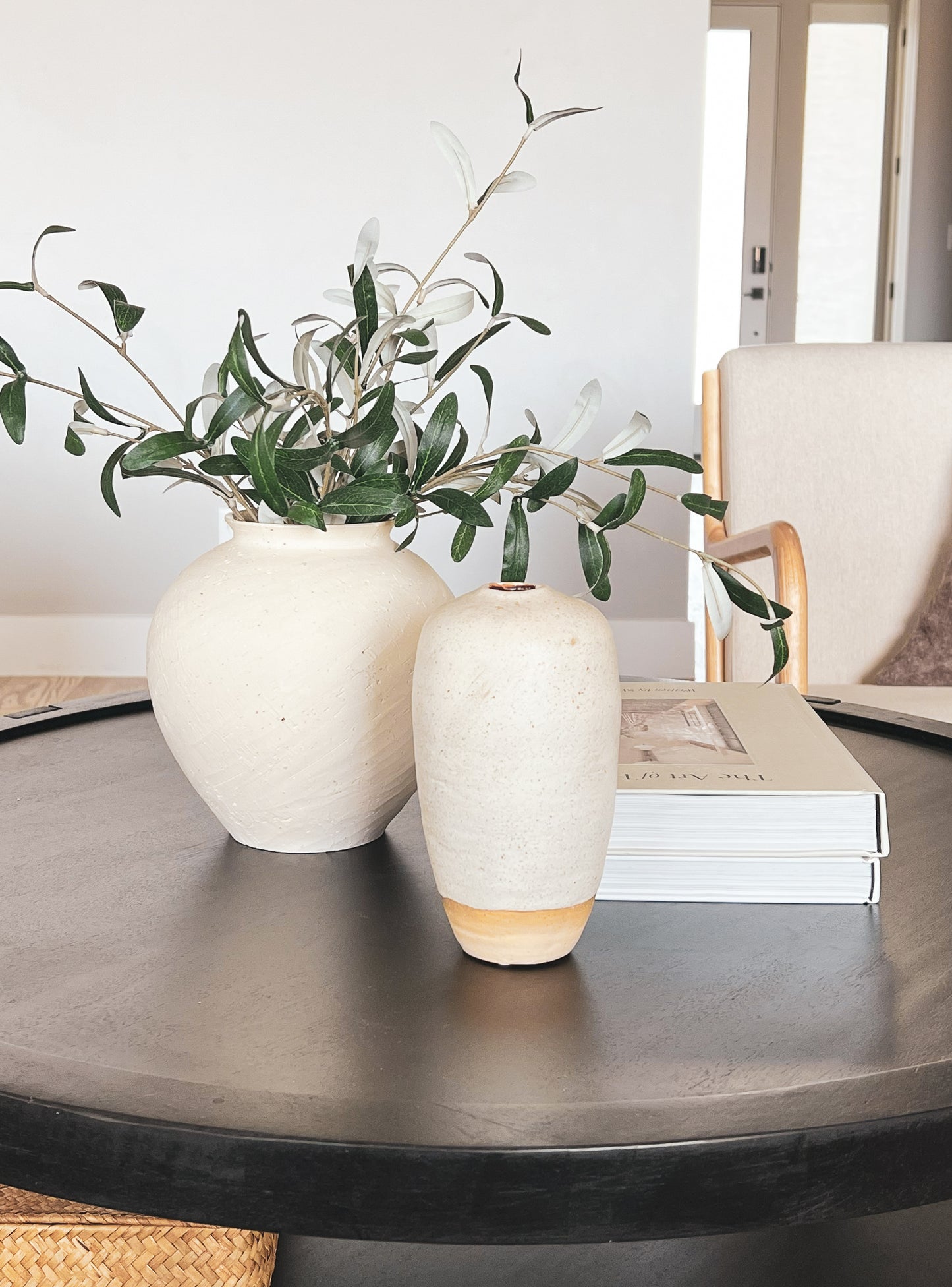 organic-home-decor-minimalist-vase
