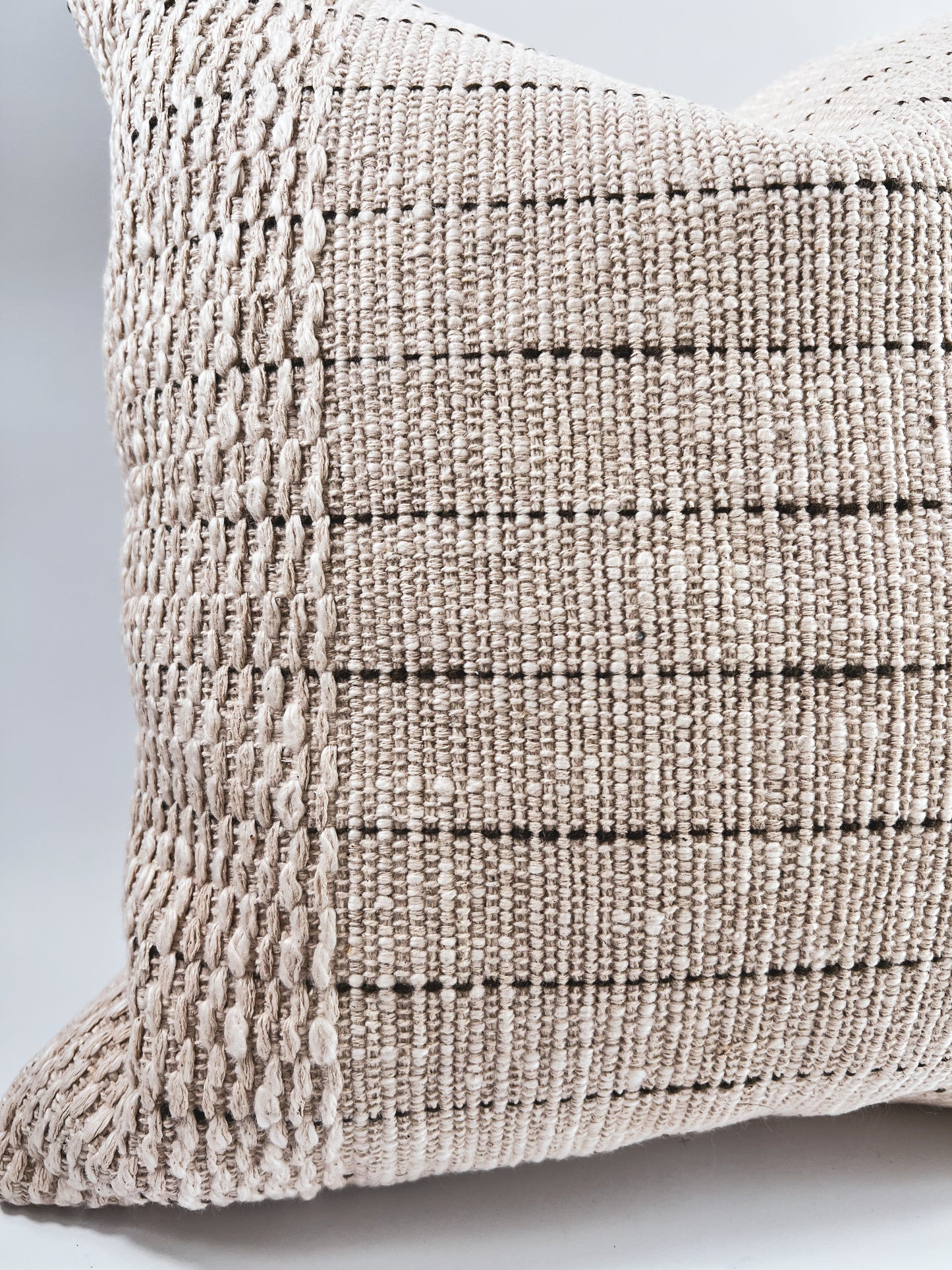throw-pillow-modern-neutral-home-decor