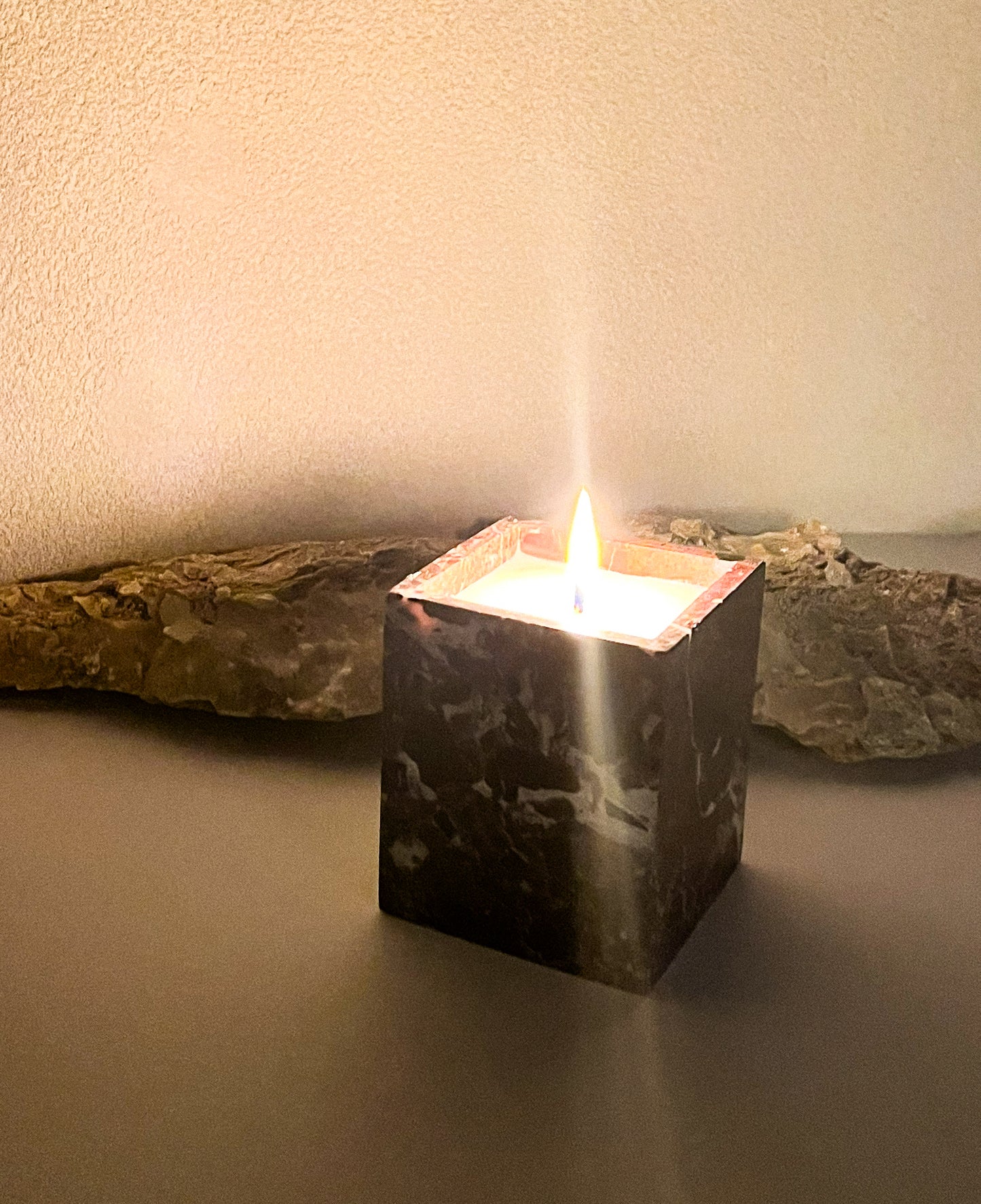 scented-candle-marble-home-decor