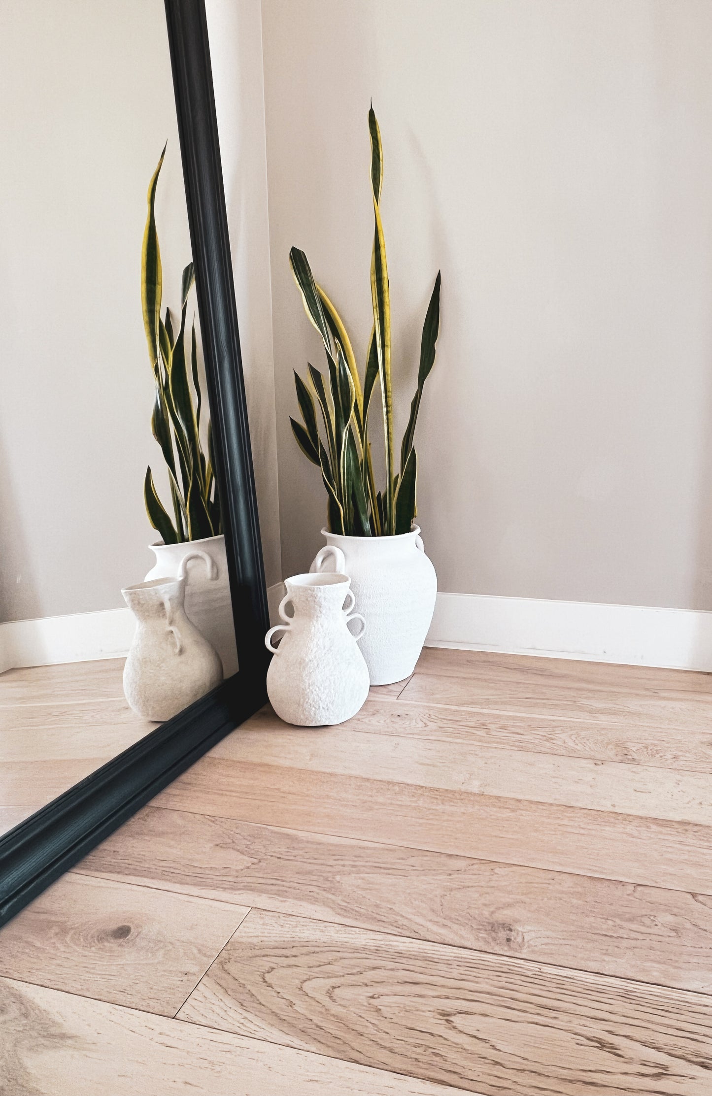 double-handle-vase-organic-modern-home-decor