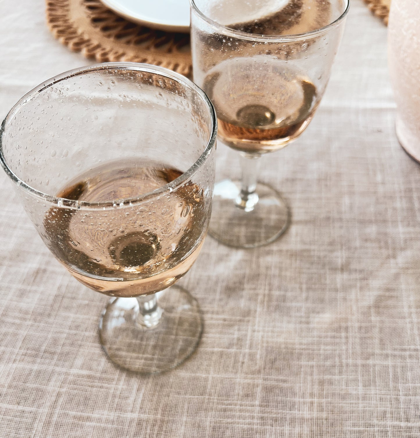 handmade-drinking-wine-glass-goblet-dining-tableware