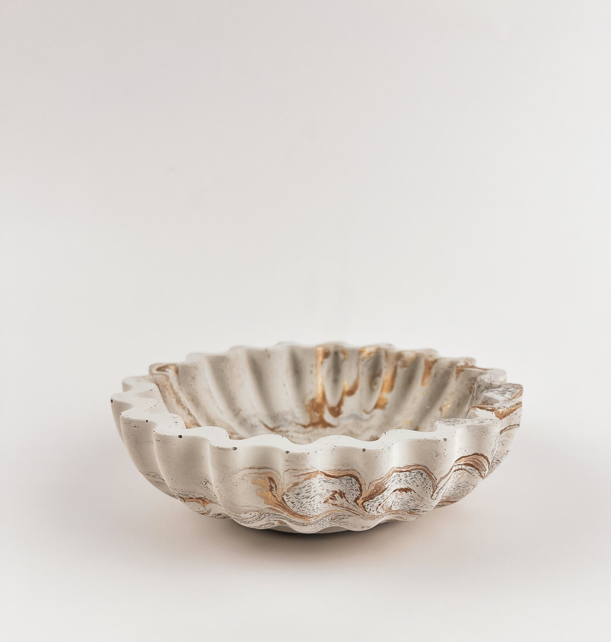 home-decor-decorative-scalloped-bowl