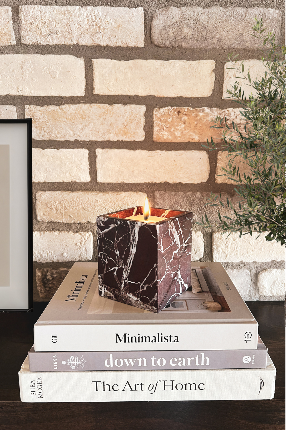 scented-candle-marble-home-decor