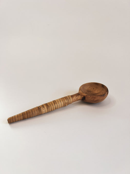 wooden-spoons-decorative-rattan-handle